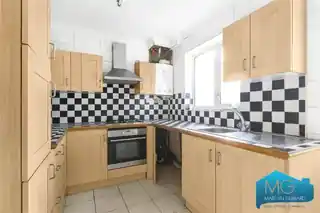 57 Crescent Way, photo 3
