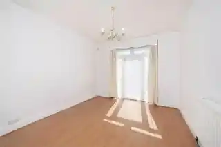57 Dollis Hill Lane, photo 3