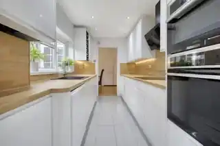 57 Drummond Road, photo 3