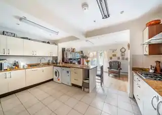 57 Ellesmere Avenue, photo 2