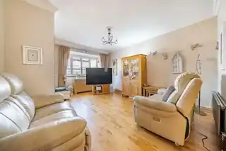 57 Iris Crescent, photo 3
