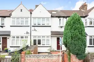 57 Sandringham Avenue, photo 2