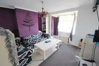 57 Shaftesbury Avenue, photo 3