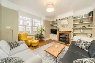 57 Stapleton Road, photo 2