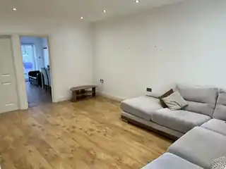 57 Stockport Road, photo 3