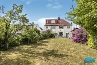 57 Tithe Walk, photo 2