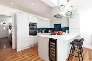 57 Warwick Road, photo 2