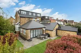 58 Birkbeck Road, photo 2