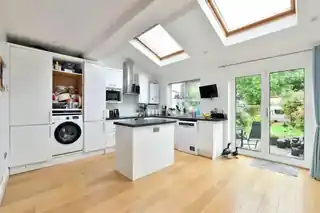 58 Bolton Road, photo 3
