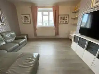58 Bushgrove Road, photo 3