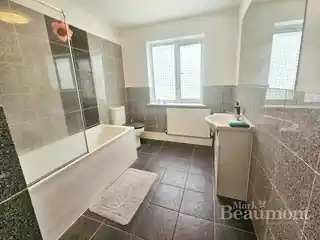 58 College Park Close, photo 4