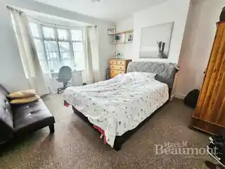 58 College Park Close, photo 3