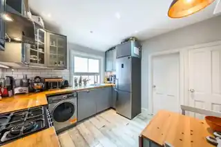 58 Mellison Road, photo 2