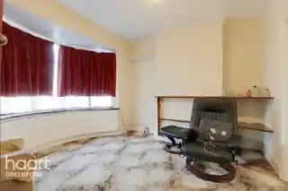 58 Sarsfield Road, photo 3