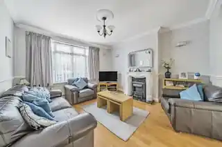 58 Selworthy Road, photo 4