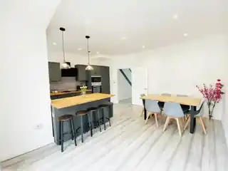 58 Stirling Road, photo 3