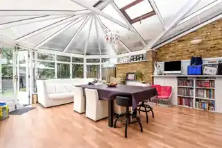 58 Ullswater Road, photo 2