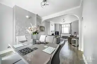 58 Upper Rainham Road, photo 3