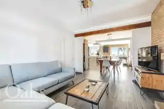 58 Waddington Way, photo 3