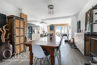 58 Waddington Way, photo 2