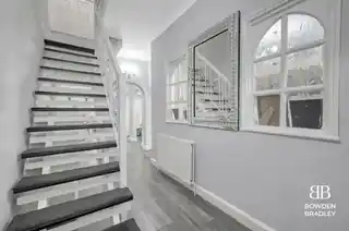59 Clayhall Avenue, photo 3