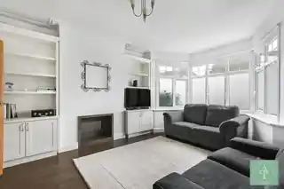 59 Colne Road, photo 3