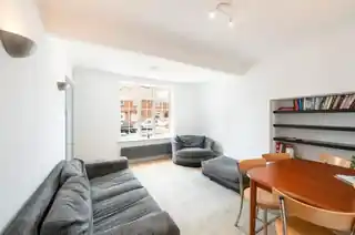 59 Flaxley Road, photo 2