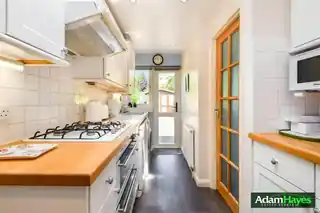 59 Lodge Lane, photo 2