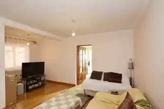 59 Longley Avenue, photo 3
