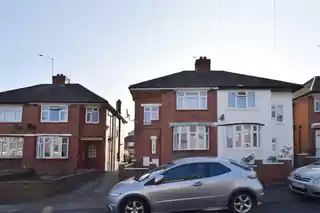 59 Longley Avenue, photo 2