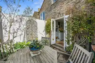 59 Masbro Road, photo 4