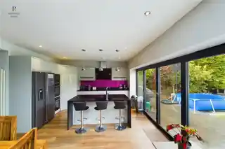 59 Montagu Gardens, photo 4