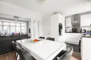 59 New Park Avenue, photo 4
