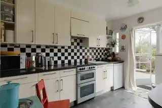 59 Pepys Road, photo 2