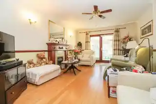 59 Red Lion Road, photo 2