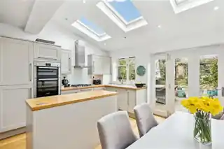 59 Rosslyn Avenue, photo 2