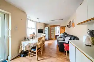 59 Umfreville Road, photo 4