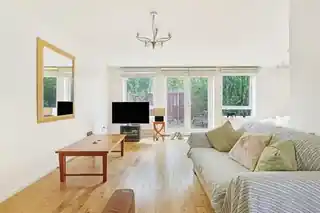 59 Yorkshire Close, photo 2