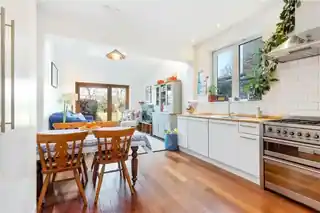 5A Shardcroft Avenue, photo 3