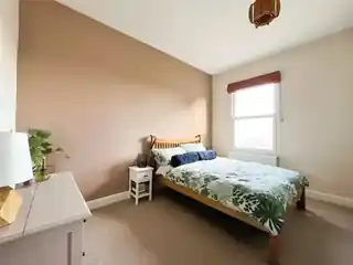 5B Perry Hill, photo 2