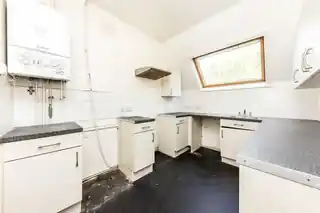 5C Waldenshaw Road, photo 4