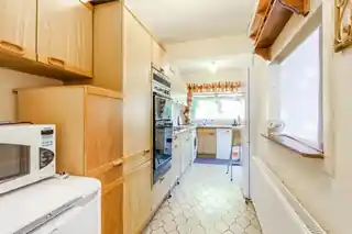 6 Annsworthy Avenue, photo 3