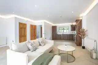 6 Ashleigh Mews, photo 3