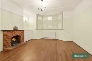 6 Ashley Avenue, photo 3