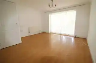 6 Austen Road, photo 2