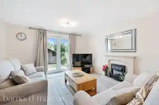 6 Baron Close, photo 2