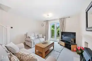 6 Baron Close, photo 3