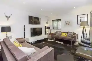 6 Beaumont Close, photo 2
