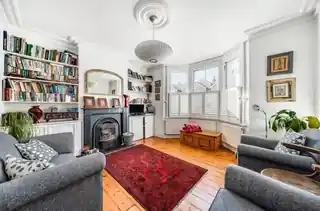 6 Canbury Avenue, photo 2
