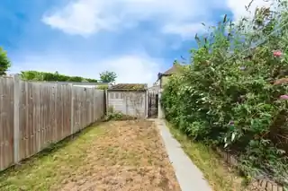 6 Cedarcroft Road, photo 4